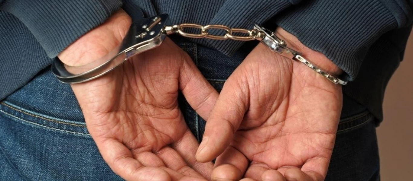 Ηράκλειο: Σπείρα 7 ατόμων είχε στήσει εργοστάσιο «μαϊμού» αρωμάτων (φώτο-βίντεο)